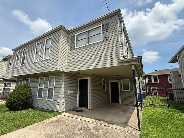 979 Navarre Ave — Photo 1