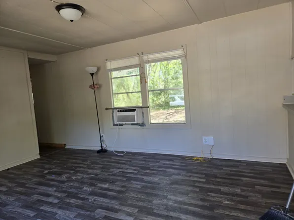 670 E Thrasher Dr, Bronson, FL 32621