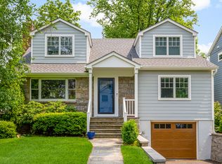 42 Iselin Ter, Larchmont, NY 10538
