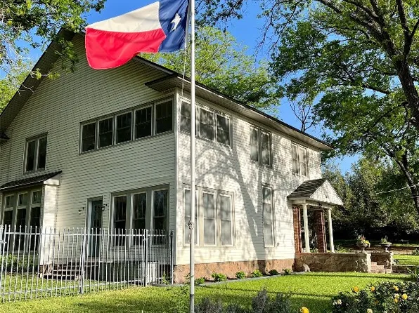 509 N Austin St, Comanche, TX 76442