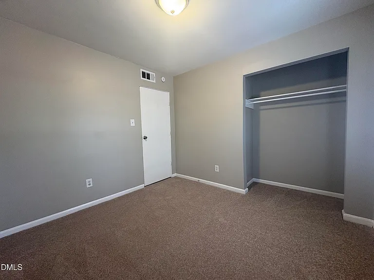 745 Grantland Dr — Photo 11