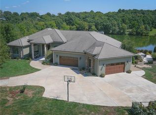 2003 S Dillingham Rd, Buckner, MO 64016