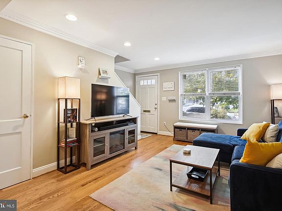 5th image of 625 N Alfred St