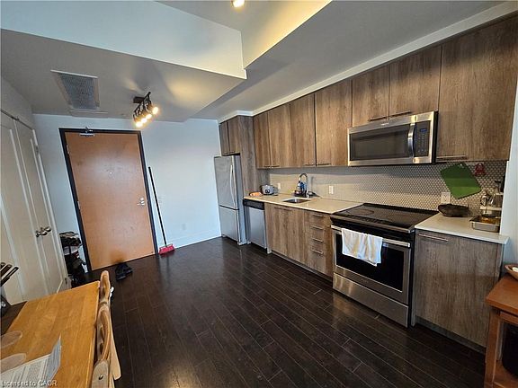 5th image of 15 Prince Albert Blvd #315