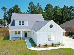 454 Chadwick Shores Dr, Sneads Ferry, NC 28460