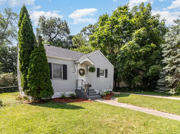 330 N Dwiggins St, Griffith, IN 46319