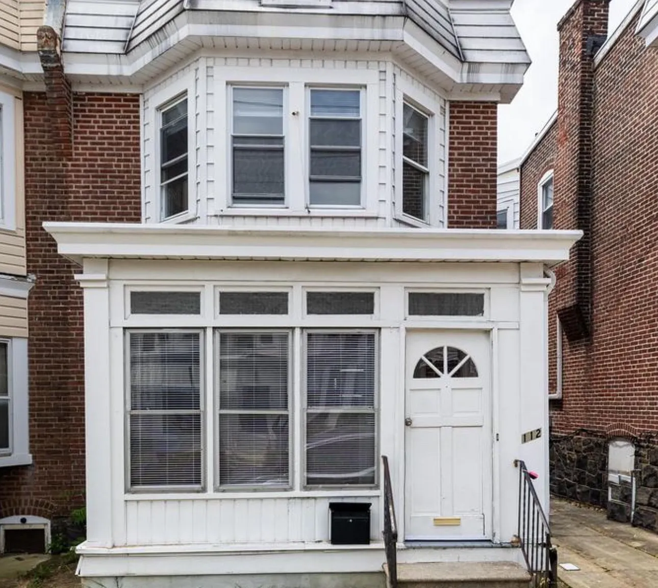 3 bed, 1.5 bath, 1075 sqft, $1,950 — Photo 1