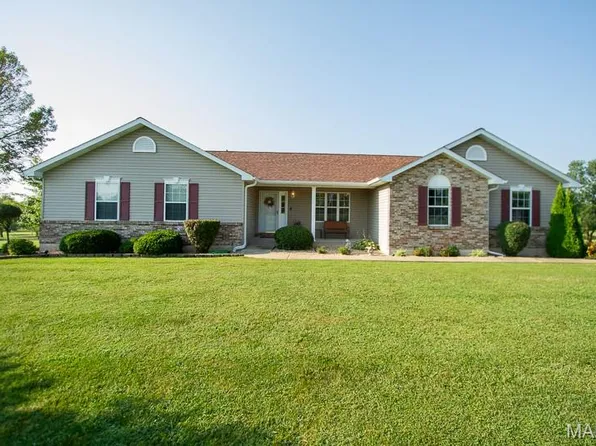 120 Plantation Dr, Troy, MO 63379