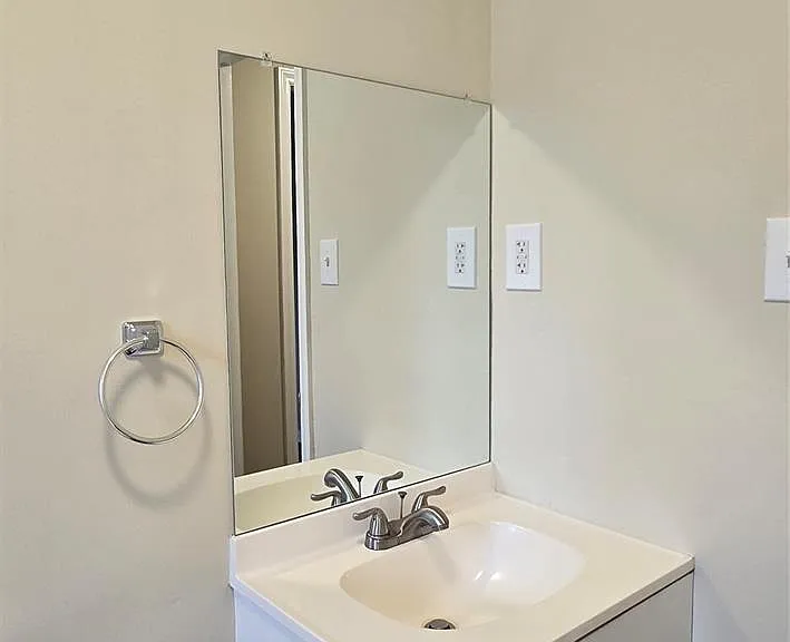 730 Taylor St — Photo 2
