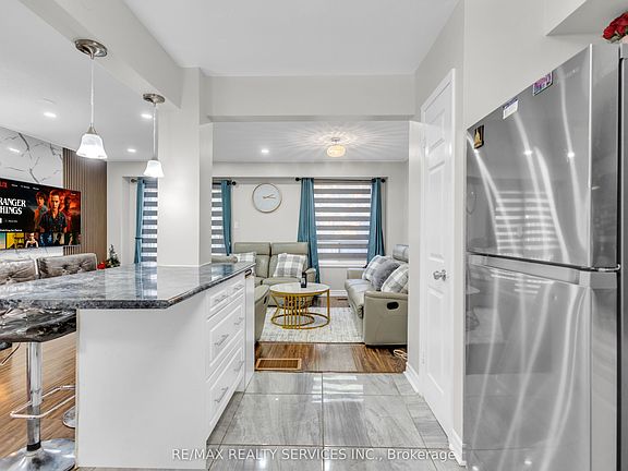 4th image of 115 Foster Cres #115
