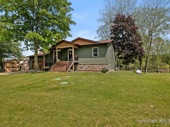 8547 Cory Dr, Delton, MI 49046