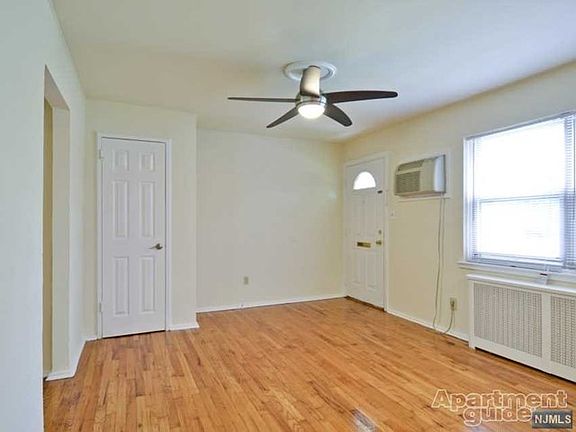 5th image of 96B Lakeview Ave