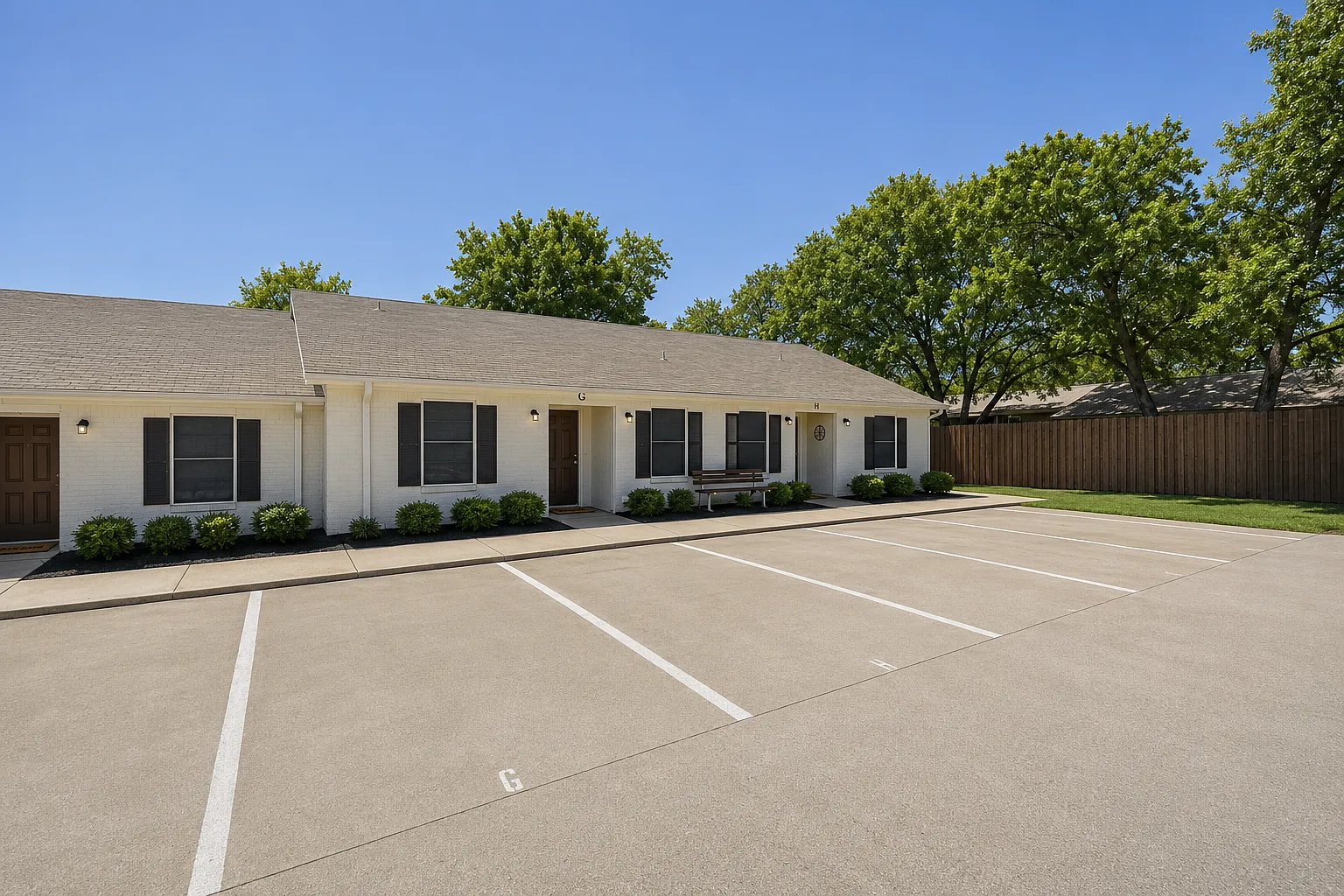 Cole Apartments — Photo 2