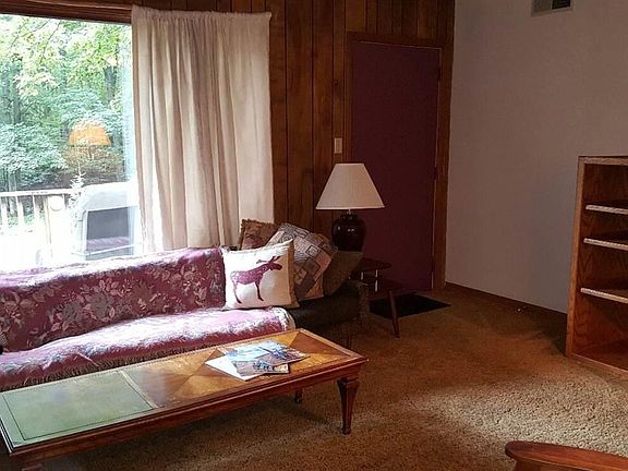 3rd image of 8765 Red Pine Dr