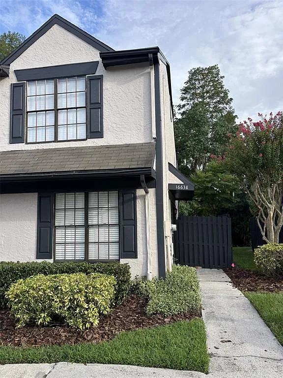 2 bed, 2.5 bath, 1120 sqft, $1,950 — Photo 1