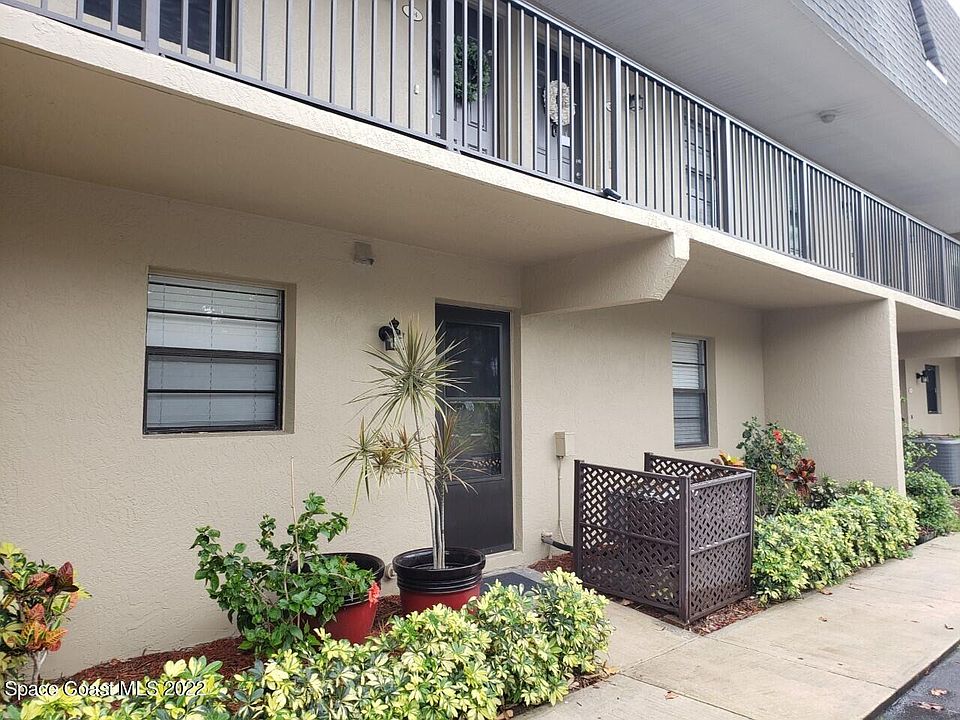 1st image of 1010 Pine Tree Dr #102