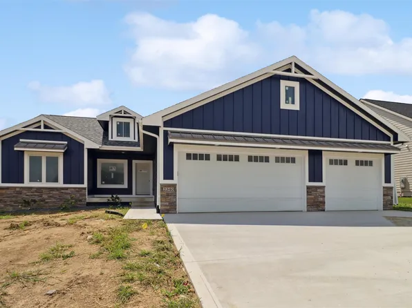 2340 Green Leaf Cir, Norwalk, IA 50211