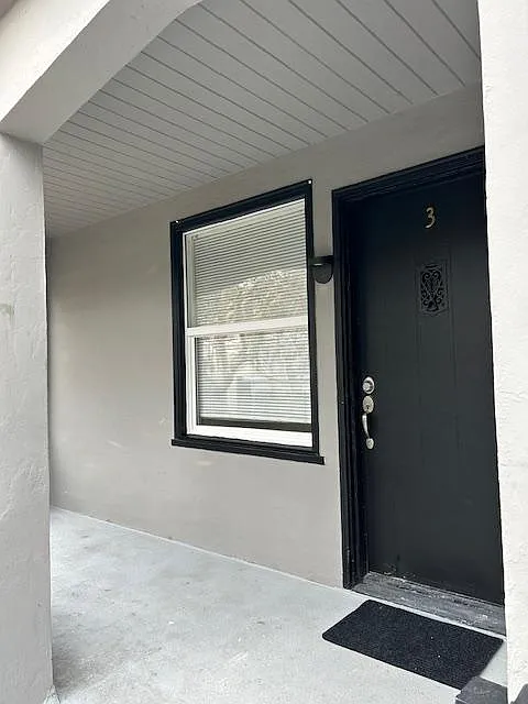 Building Photo - 1712 5th Ave #3