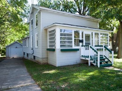 532 Pleasant St, Woodstock, IL, 60098