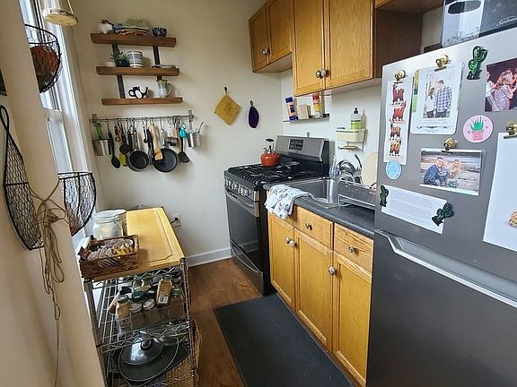 3rd image of 116 Wyckoff St #2