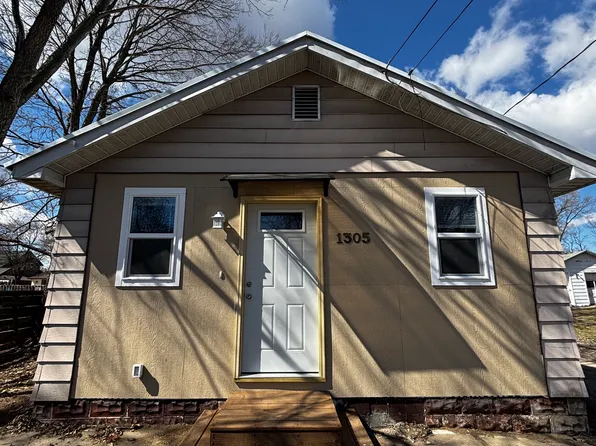 1305 La Crescent St, La Crosse, WI 54603