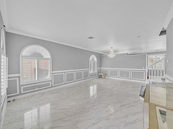 4th image of 149 Bellezza Terrace