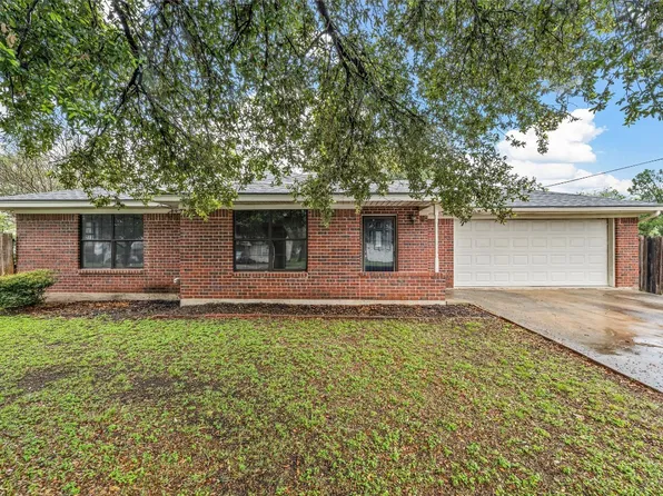613 N Davis St, West, TX 76691