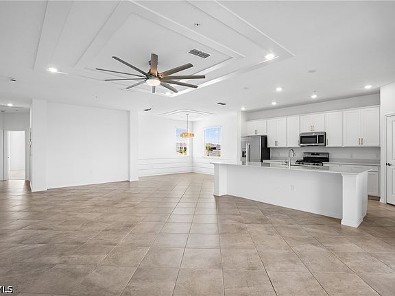 3rd image of 15194 Bluffton Ln #1421