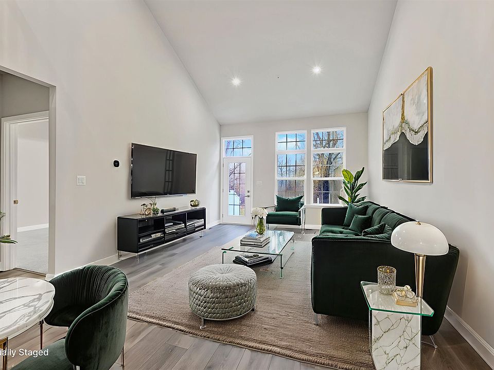 Griffin Hall w Finished Basement