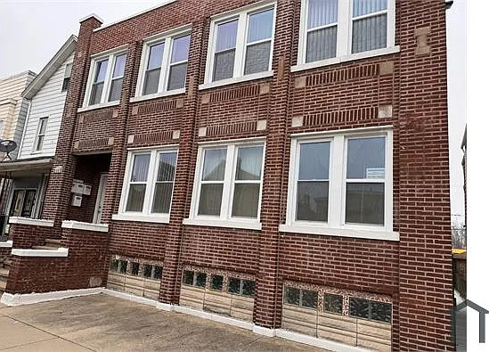 9645 S Avenue L #2F