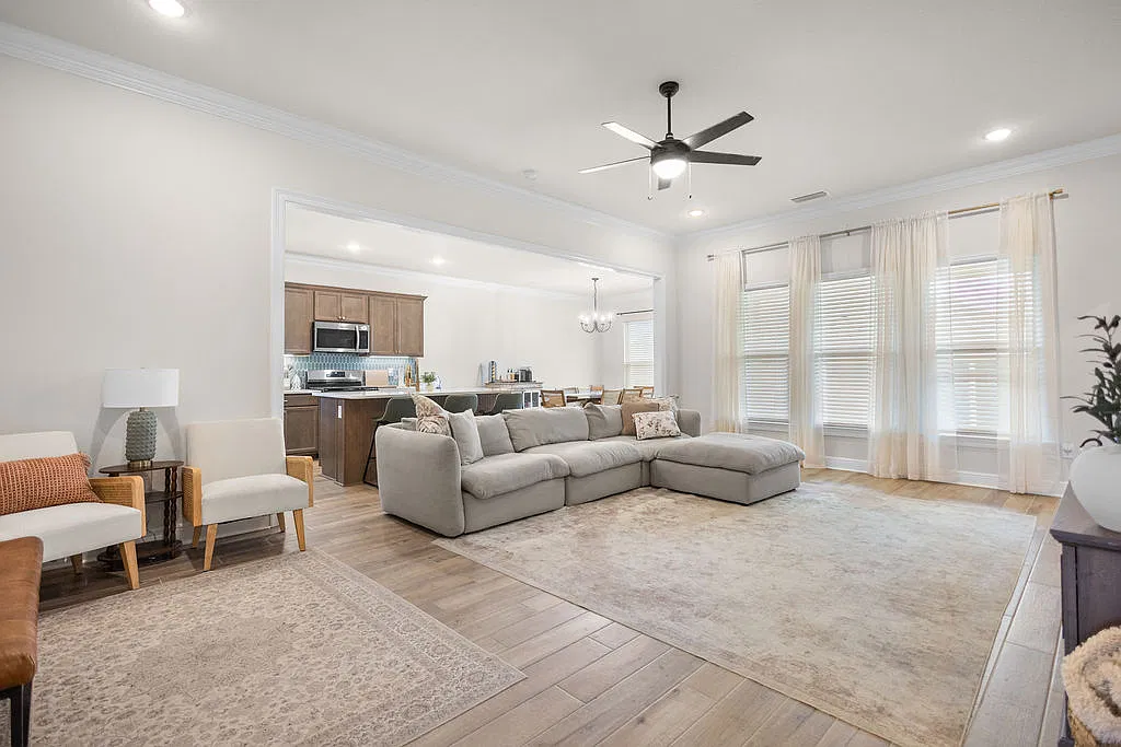 4 bed, 1986 sqft, $3,000 — Photo 4