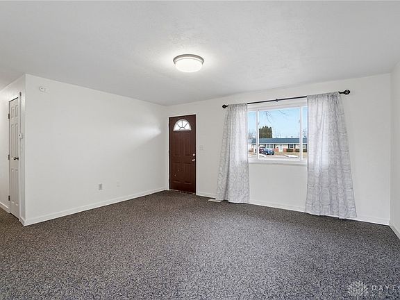 5th image of 17 Lawndale Ct