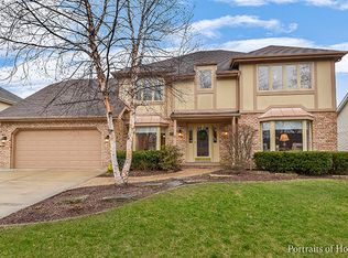 2271 University Dr, Naperville, IL 60565