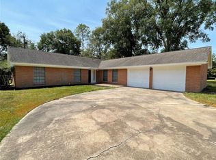 205 E Crestmont Dr, Alvin, TX 77511