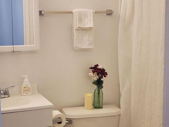 2nd image of 902 M St SE APT 18