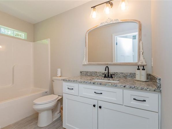 419 Arbor Dr, Lexington, NC 27292