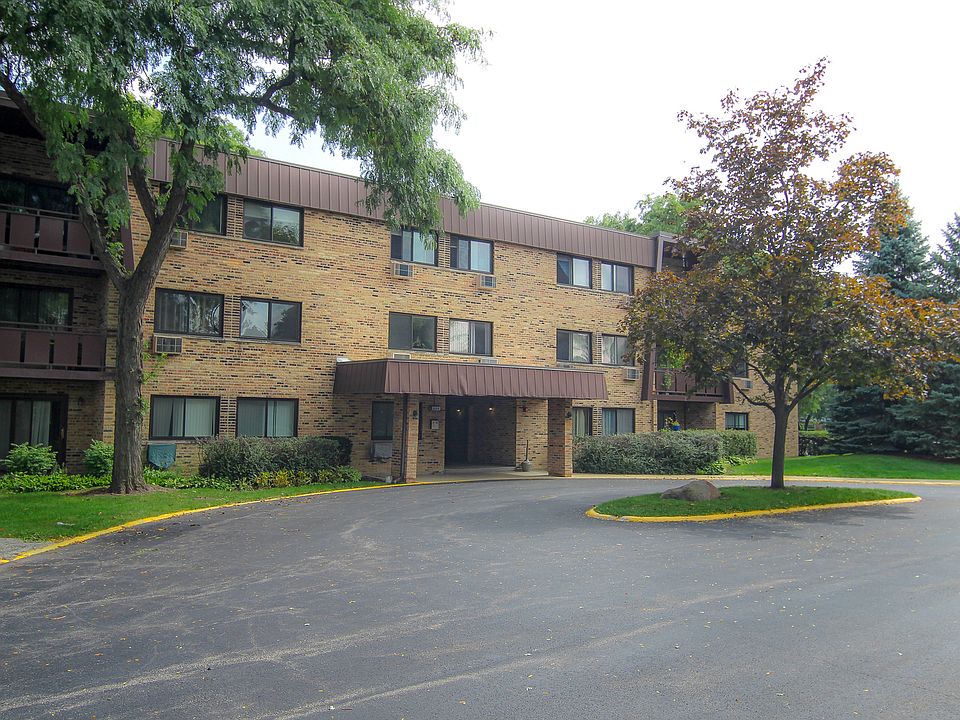 1st image of 2604 N Windsor Dr Unit 303