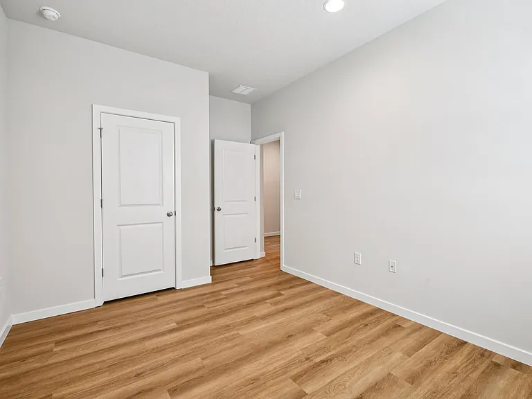 536 E Beresford Ave — Photo 17