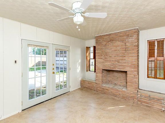 4th image of 1038 Woodlawn Dr