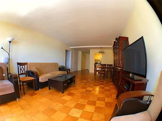 Sold by Azbel Real Estate, Inc. | media 21