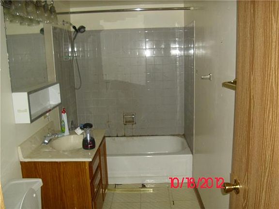4th image of 271 Muskegon Ave