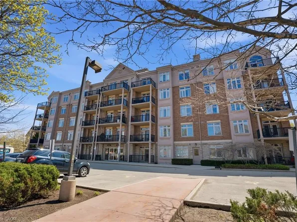 396 Plains Rd E #202, Burlington, ON L7T 2C8