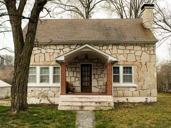 202 N Hemphill Street, Crane, MO 65633