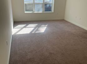 1047 Broadway - 1