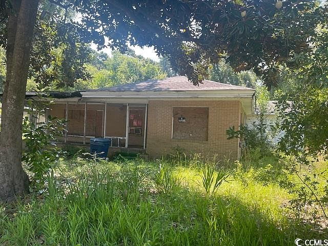 2nd image of 1102 Dunbar St.