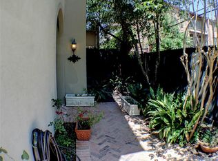1018 Nantucket Dr, Houston, TX 77057