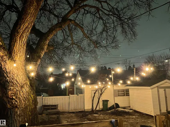 10922 117th St NW, Edmonton, AB T5H 3N6