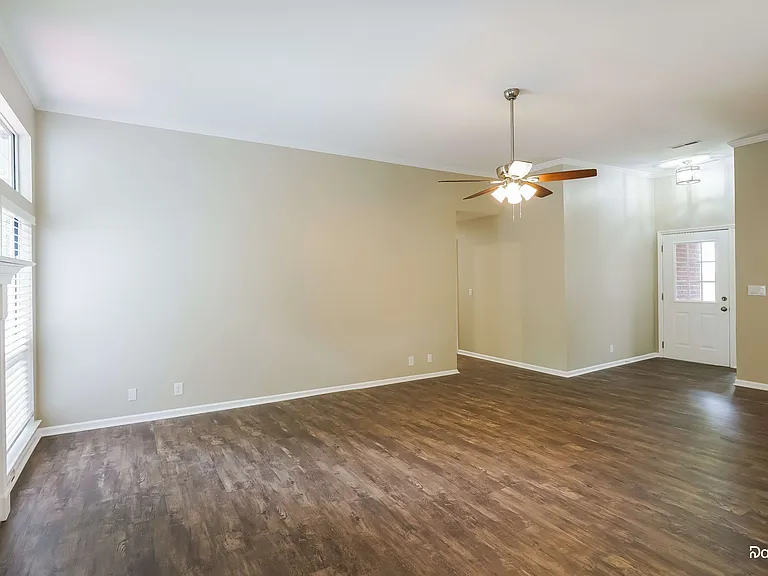 118 Northlake Dr — Photo 4