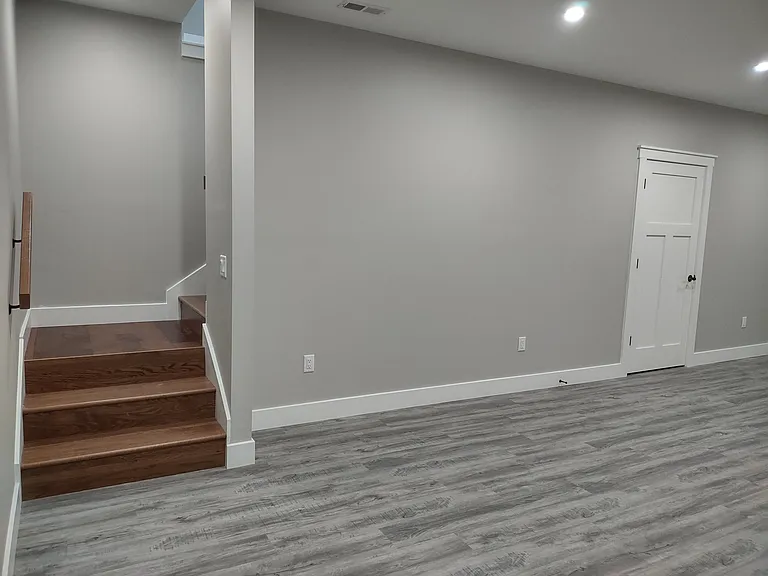 300 W Crawford Ave — Photo 52