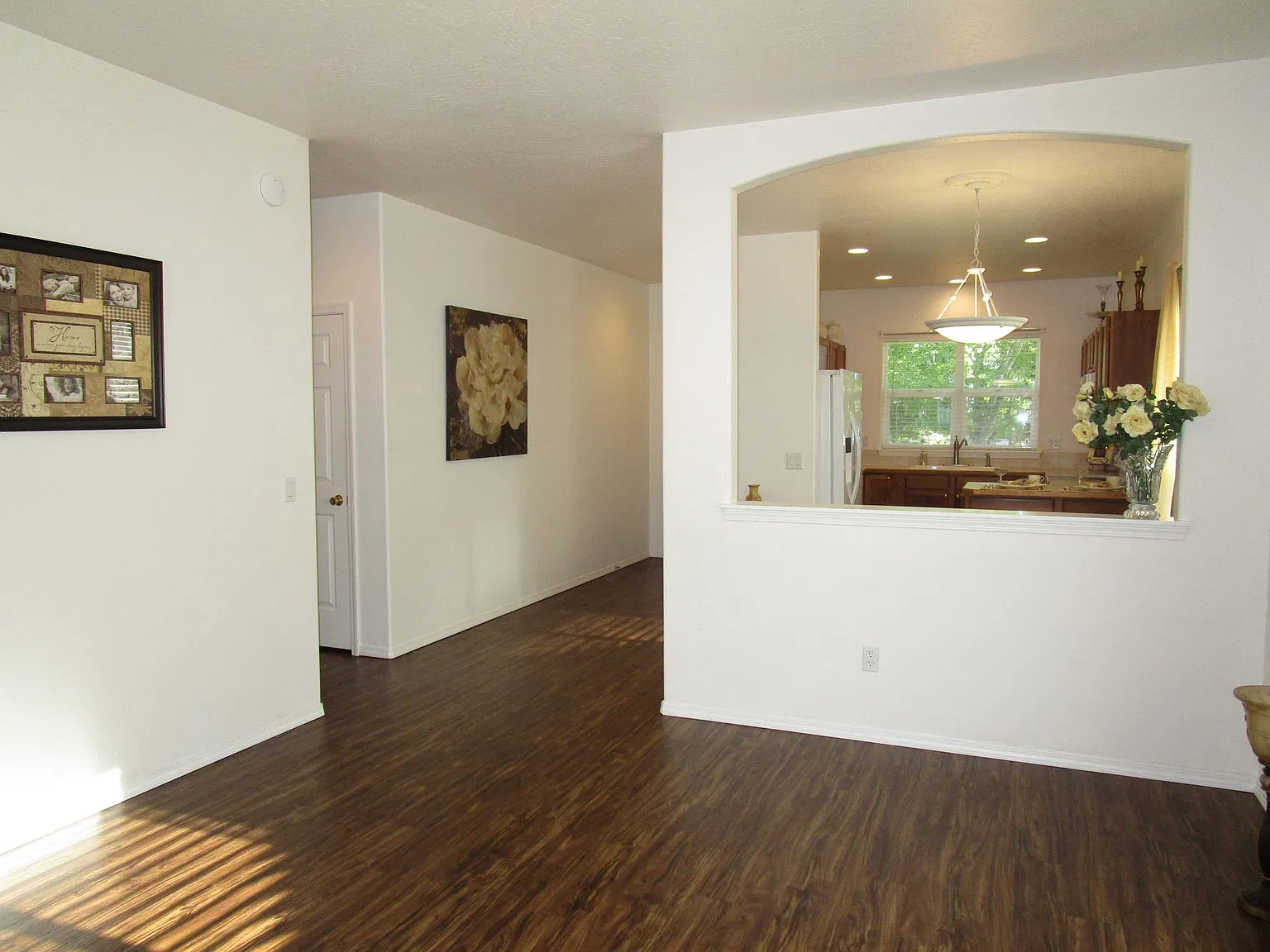 3 bed, 1240 sqft, $2,140 — Photo 2